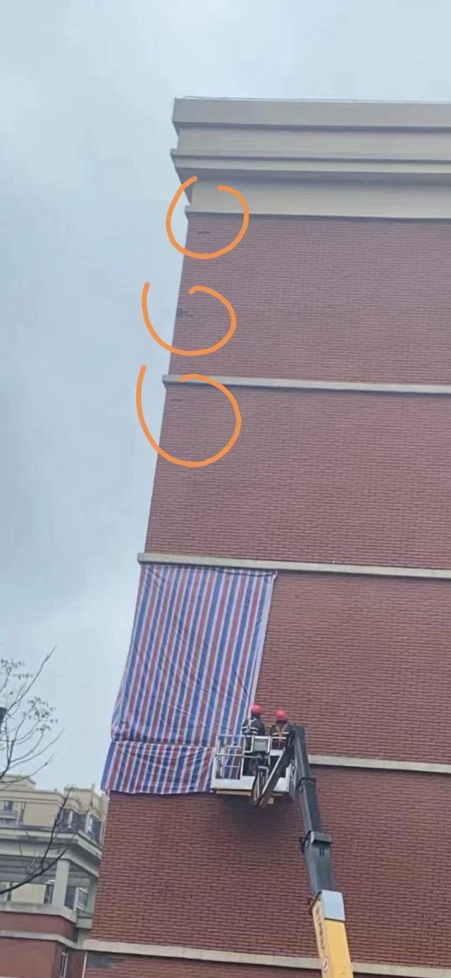 外墙瓷砖脱落彻底解决方法(外墙上瓷砖脱落怎么办,真怕砸到人) 外墙瓷砖脱落彻底解决方法(外墙上瓷砖脱落怎么办,真怕砸到人)